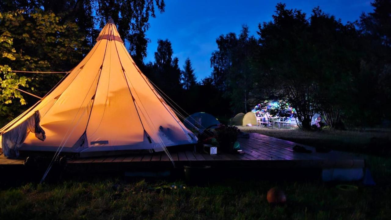 Glamping Fluffy Horns - Glempings Pukainie Ragi Hotel Plienciems Luaran gambar